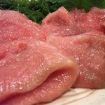 全てのスジを外してあるので滑らかそのものデス。