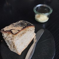 ラ・ボンヌターブル - 