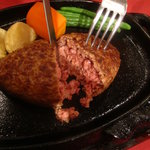 クローバーステーキハウス - ハンバーグの厚みを見よ！