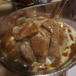 メインダイニングルーム - ビーフがゴロゴロと入っています。