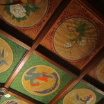 メインダイニングルーム - 会議室（小食堂）内の格天井（ごうてんじょう）