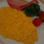 メインダイニングルーム - 流石一流ホテルのスクランブルエッグです