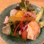 Kanouya - ミノ湯引きと新鮮野菜のサラダ