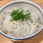 布施 細見商店 - 限定 イカシラス丼（￥300）