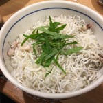 布施 細見商店 - イカシラス丼（￥300）