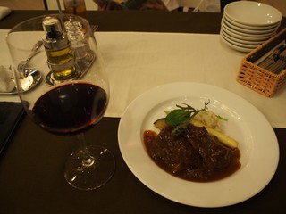 トラットリア ルチアーノ - 赤ワイン ＆ 牛ホホ肉の赤ワイン煮
