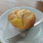 コーヒーアンドマフィン 豆灯舎 - 表面はサクサク、中はしっとり。