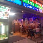 カスヤ - H.30.8.21.夜 外観：北側からアプローチ