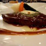 カジュアルフレンチ アミューズ - 牛フィレ肉のグリエ　レモンバター添え