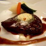 カジュアルフレンチ アミューズ - 牛フィレ肉のグリエ　レモンバター添え