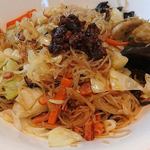 日本滴水坊 - 日本滴水坊 ＠ときわ台 少な目でお願いした台湾式焼きビーフン 肉は使われません