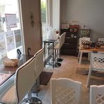 日本滴水坊 - 日本滴水坊 ＠ときわ台 店内 テーブルで北京ご出身の小姐が材料の下拵え中