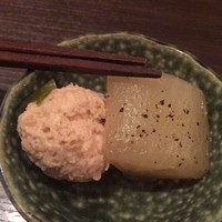 キッチンボンノ 桜木町 - 【’18.8】お通しの鶏団子と大根