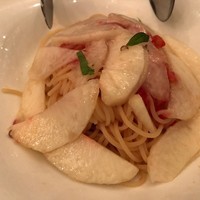 ダルマット 六本木ヒルズ店 - ももの冷製パスタ
