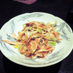 いちばんぼし  - 鯨ベーコンと葱の和え物