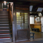 四万温泉 積善館 - 玄関内部