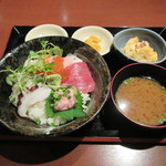 北の味紀行と地酒 北海道 - 海鮮丼。1080円