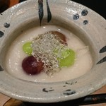 日本料理 晴山 - 桃のすりながし　シャインマスカット