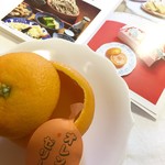 村上開新堂 - むかしの味の好事福盧(こうずふくろ）の写真とオレンジゼリー