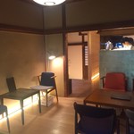 村上開新堂 - カフェ  内観