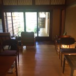 村上開新堂 - カフェ 内観