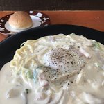 バレーナ - モッツァレラクリームパスタの温卵のせ