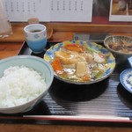Kakuou - この日の日替わりランチは白身魚のあんかけランチでした。
                        
                        御飯は棚田米を使った美味しいご飯でお替りが出来ますよ。