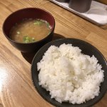 キッシーの鶏からあげ - セットのライスと味噌汁♪