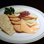 Ba-Suka Iraunji - チーズとサラミの盛合せ