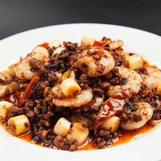 A popular spicy-scented dish “Shichuan shrimp with Sichuan chili sauce”