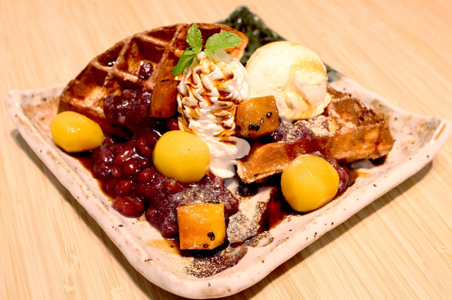 Yakitate Waffle &amp; Oshokuji Cafe Kotokoto photo 2