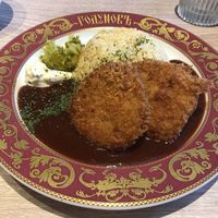 ゴドノフ東京 丸ビル店 - ポークコトレータ＆ビーツデミソース