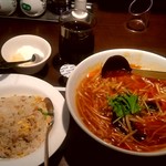 上海華龍 - 【2018.9.7(金)】日替ランチ①(四川風ラーメン＋五目チャーハン)780円