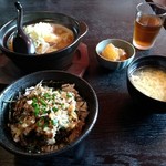 Tamago Ya Ramen - なめろう丼ともつ煮の日替わり定食