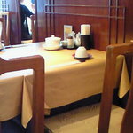 咸亨酒店 - 店内のテーブル席の風景です