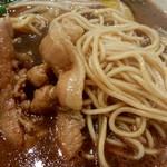 徳島ラーメン 東大 - チャーシューと麺