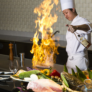 Enjoy Teppan-yaki with all five senses...◇Live Kitchen ≪HAMAKAZE≫