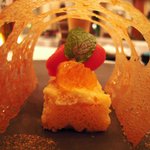 メゾン・ド・タカ芦屋 - カシスアイスのオレンジケーキ