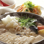 旬菜うちごはん 菜々家 - 豆腐と充実野菜の十八穀米スープ