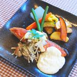 らびーずキッチン - サーモンのムニエルきのこのソテーとタルタルソース