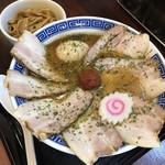 からみそラーメン ふくろう - チャーシューと煮卵