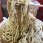ラーメン二郎 - 【2018.9.1】中加水の太麺は固めコールでもデロ気味な茹で上げ。