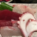 魚盛 - ★本日のランチ 刺身（まぐろ・たい・かんぱち・たこ）盛合せ（850円）★