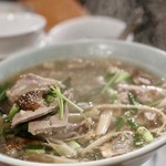 酒とタイ料理 ピッサヌローク - モツがたっぷり