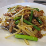 中華料理 香満園 - 細切り豚肉とニンニクの芽炒め