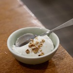 酒とタイ料理 ピッサヌローク - 自家製ココナッツプリン