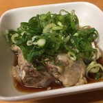 純豚骨ラーメン鶯 - トロトロ豚ナンコツ
