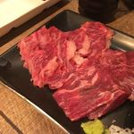 焼肉×塩ホルモン じん - カルビとロース