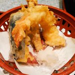 回転寿司　すし丸 - ランチセットの天婦羅(海老、げそ、茄子）