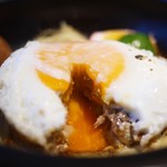 山本のハンバーグ - 期待通りの半熟目玉焼き